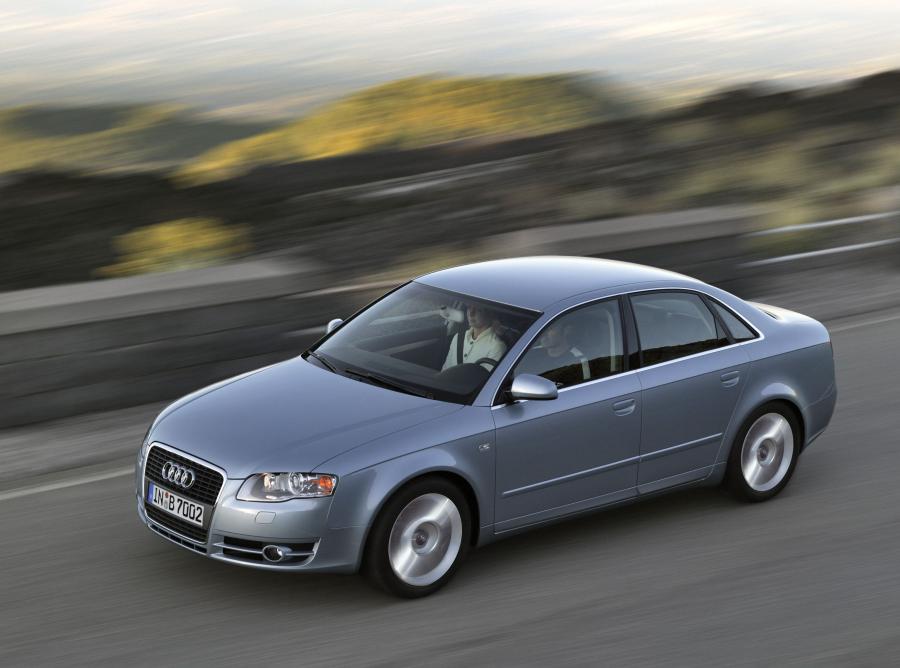  Audi A4 2.0T Sedan (B7, 8E) 2004 года  (фото 10 из 26)